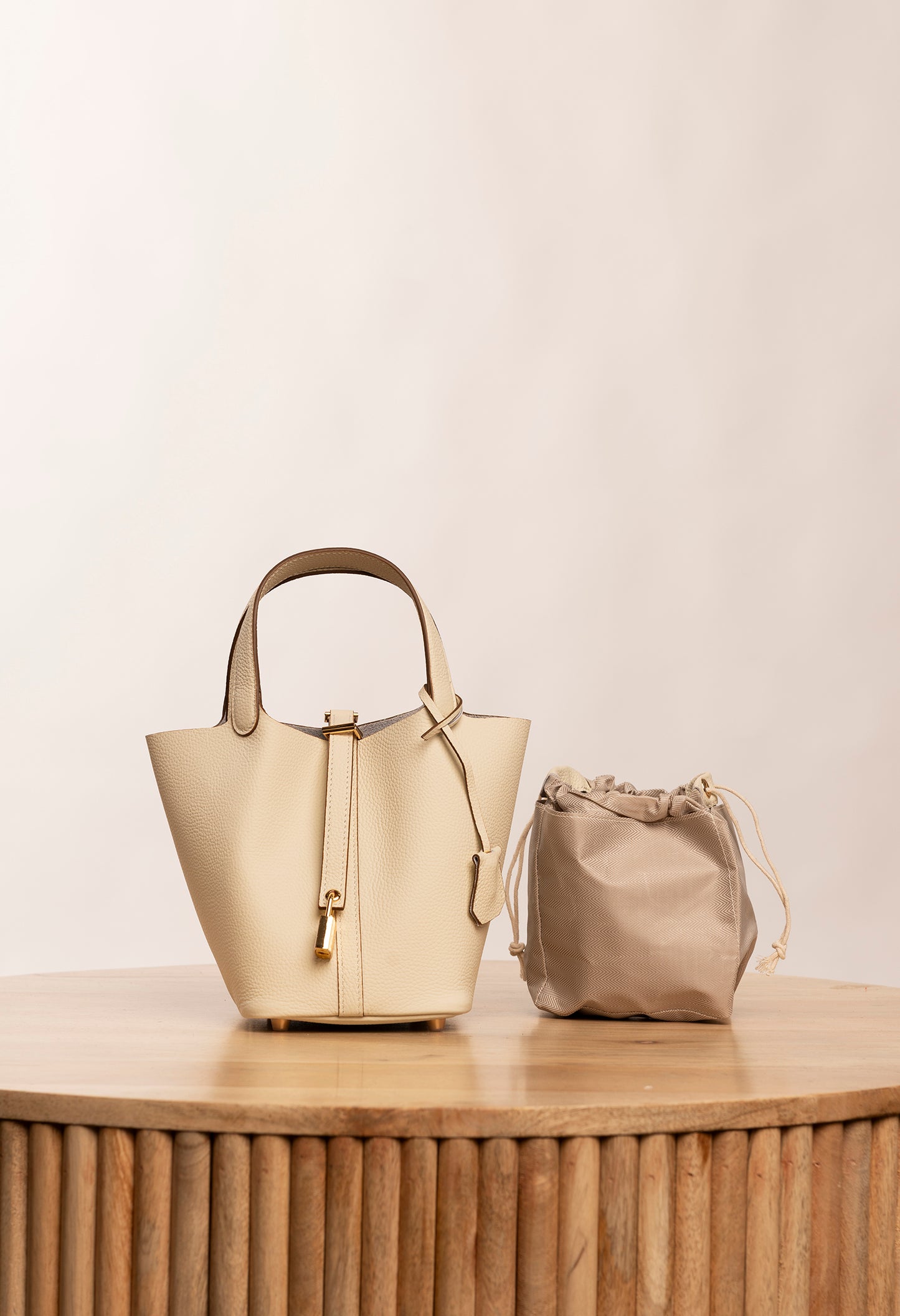 Hyacinth leather bucket bag