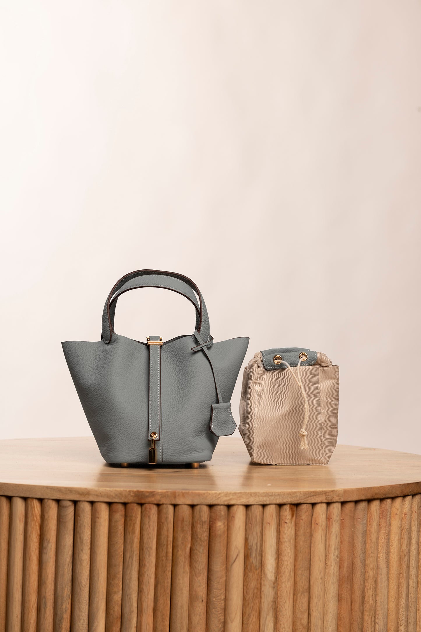 Hyacinth leather bucket bag
