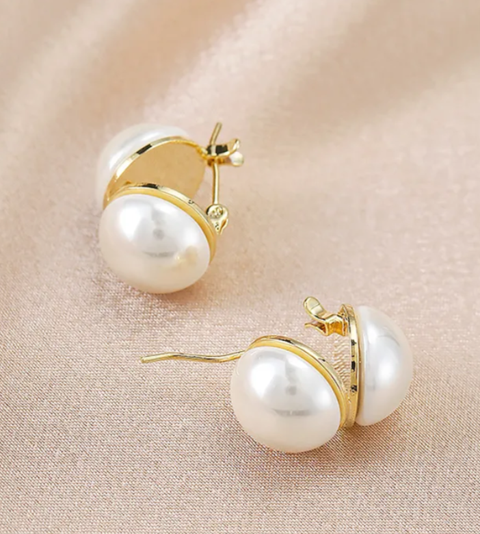 Alora pearl earrings