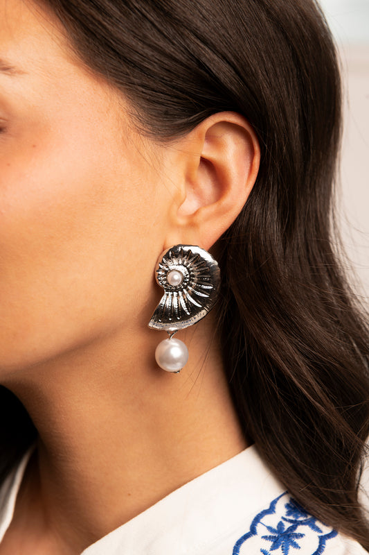 Leonita silver shell and pearl earrings