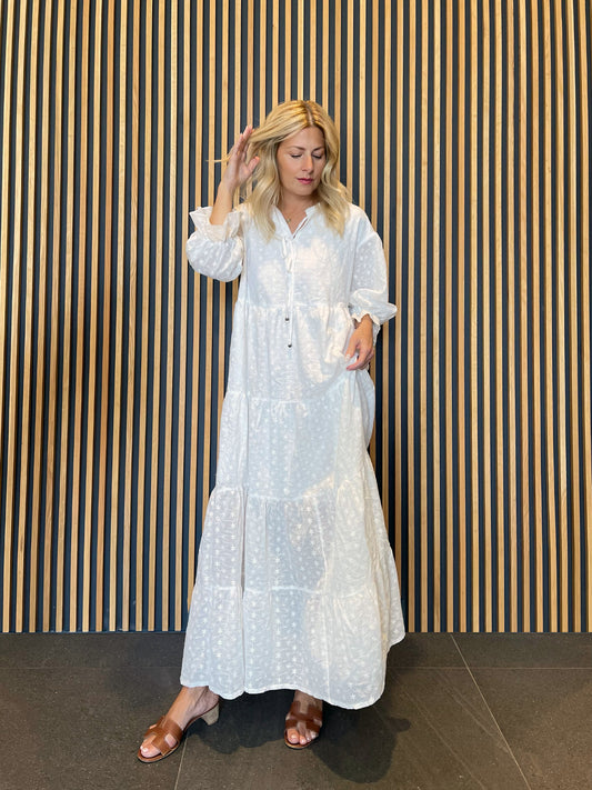 Robe longue à œillets Apolonia