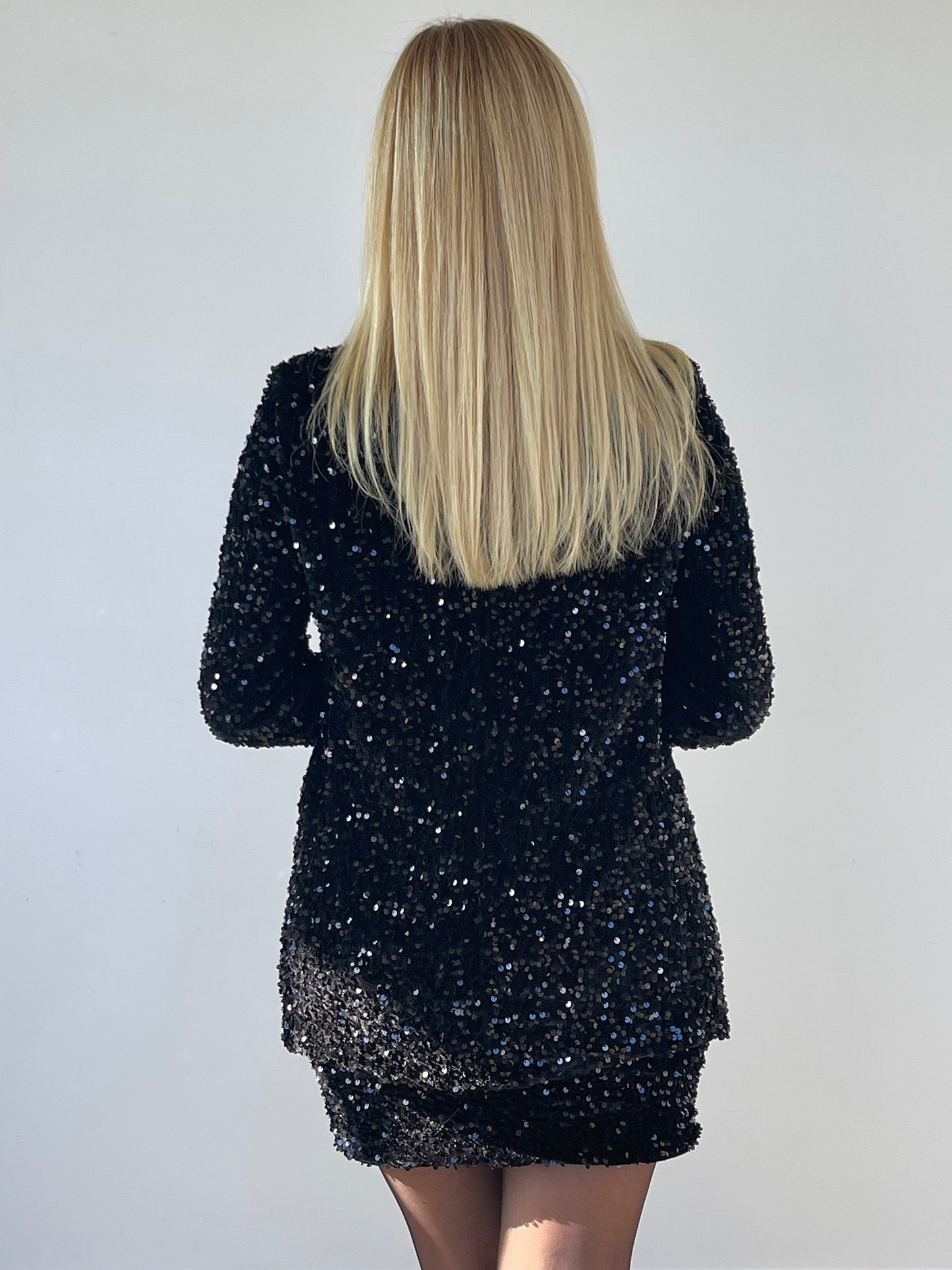 Taylor sequin set