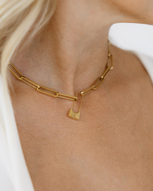 Saskia paperclip chain necklace