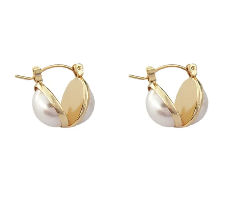 Alora pearl earrings